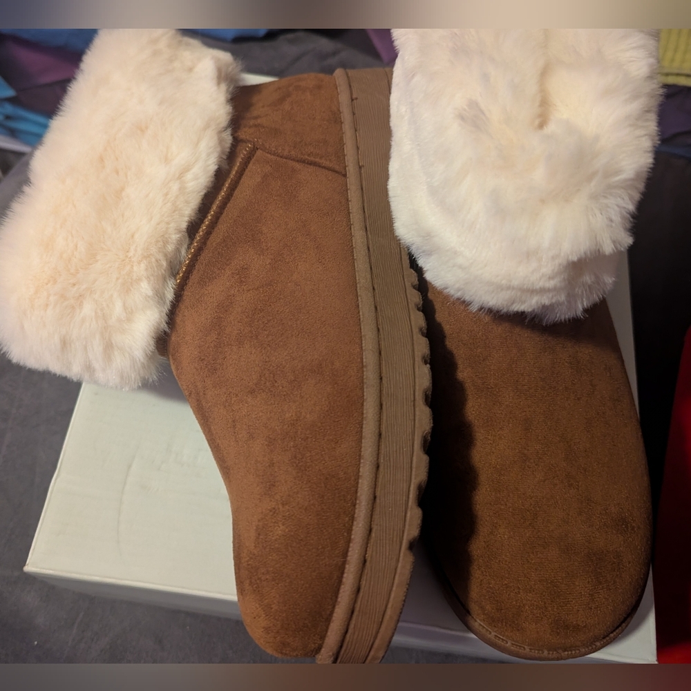 SO Cozy Brown Fuzzy Boots with Faux Fur Trim 9.5 NWT - Picture 3 of 13